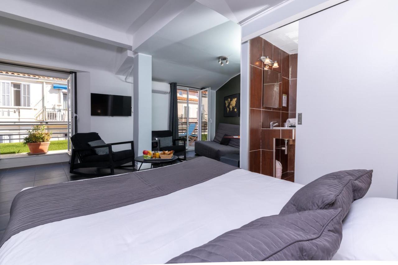 Celenya Hotel Тулон Екстериор снимка