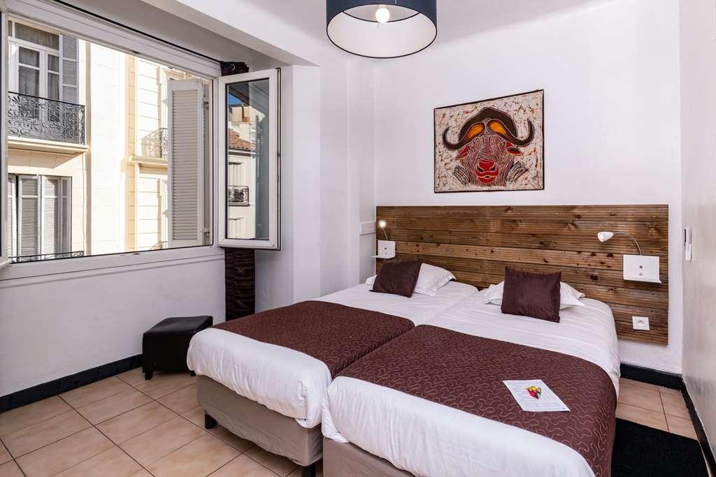 Celenya Hotel Тулон Екстериор снимка