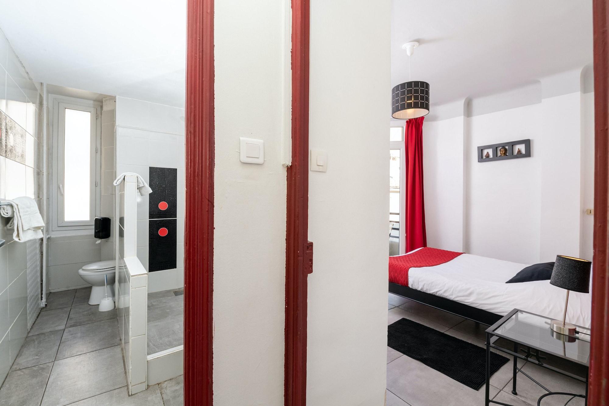 Celenya Hotel Тулон Екстериор снимка