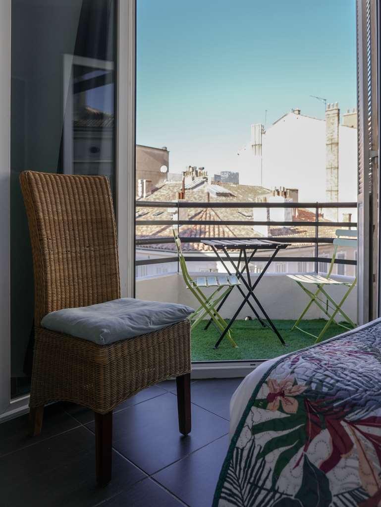 Celenya Hotel Тулон Стая снимка