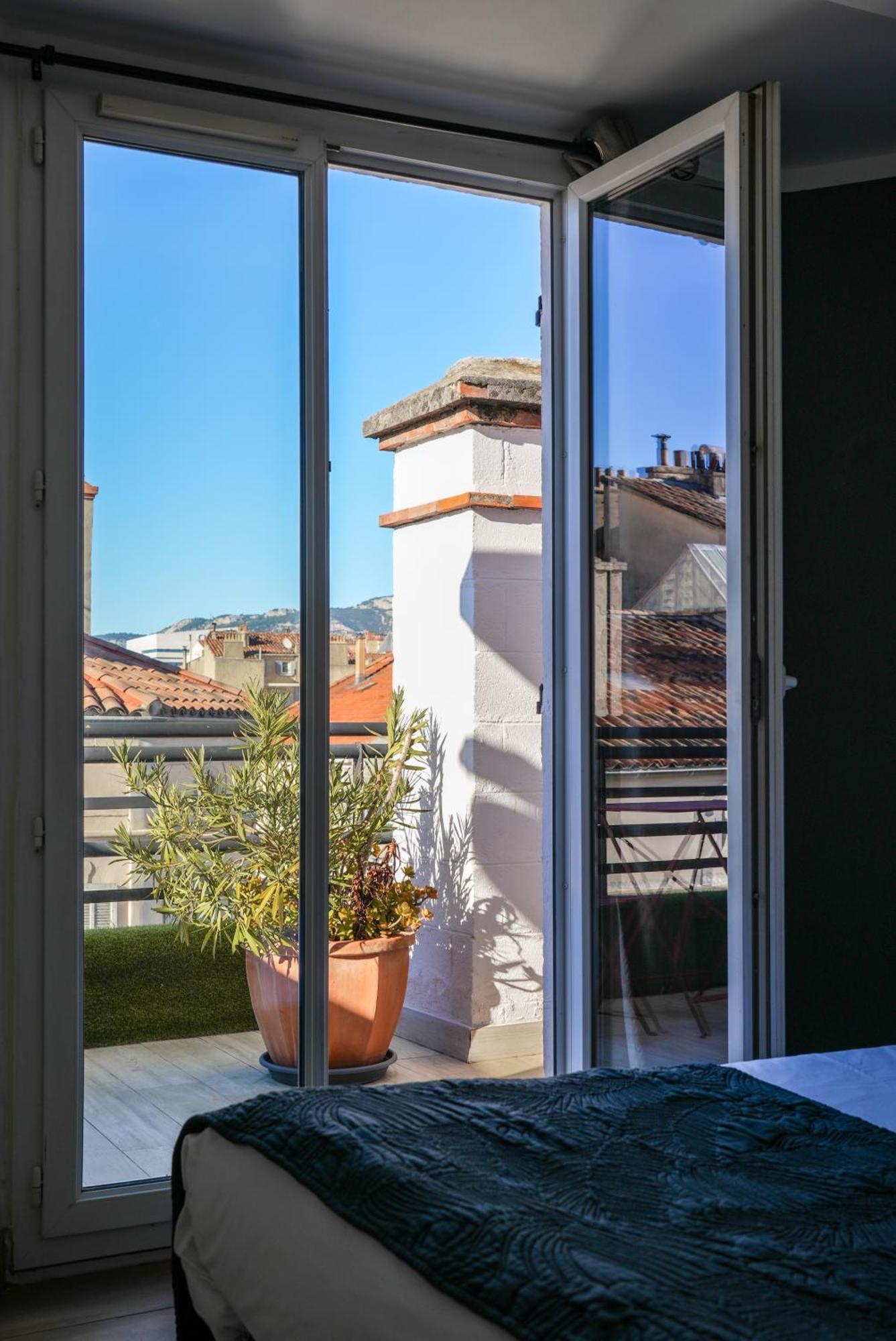 Celenya Hotel Тулон Екстериор снимка