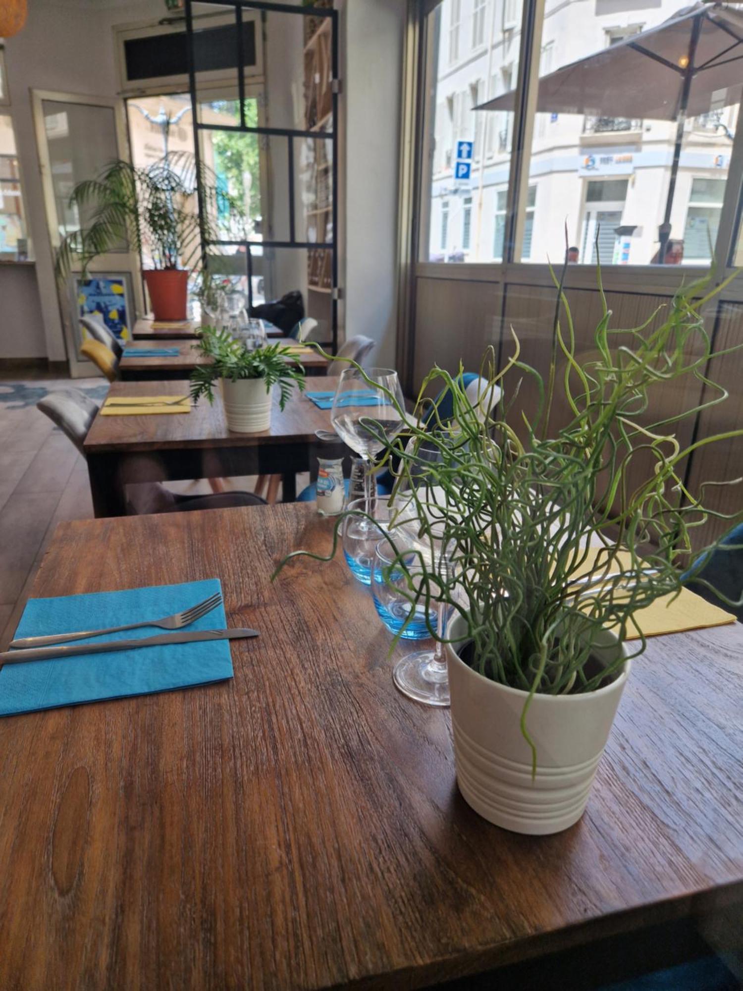 Celenya Hotel Тулон Екстериор снимка