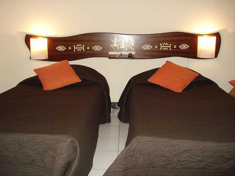 Celenya Hotel Тулон Екстериор снимка